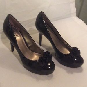 NWOT Patent leather look platformed heels